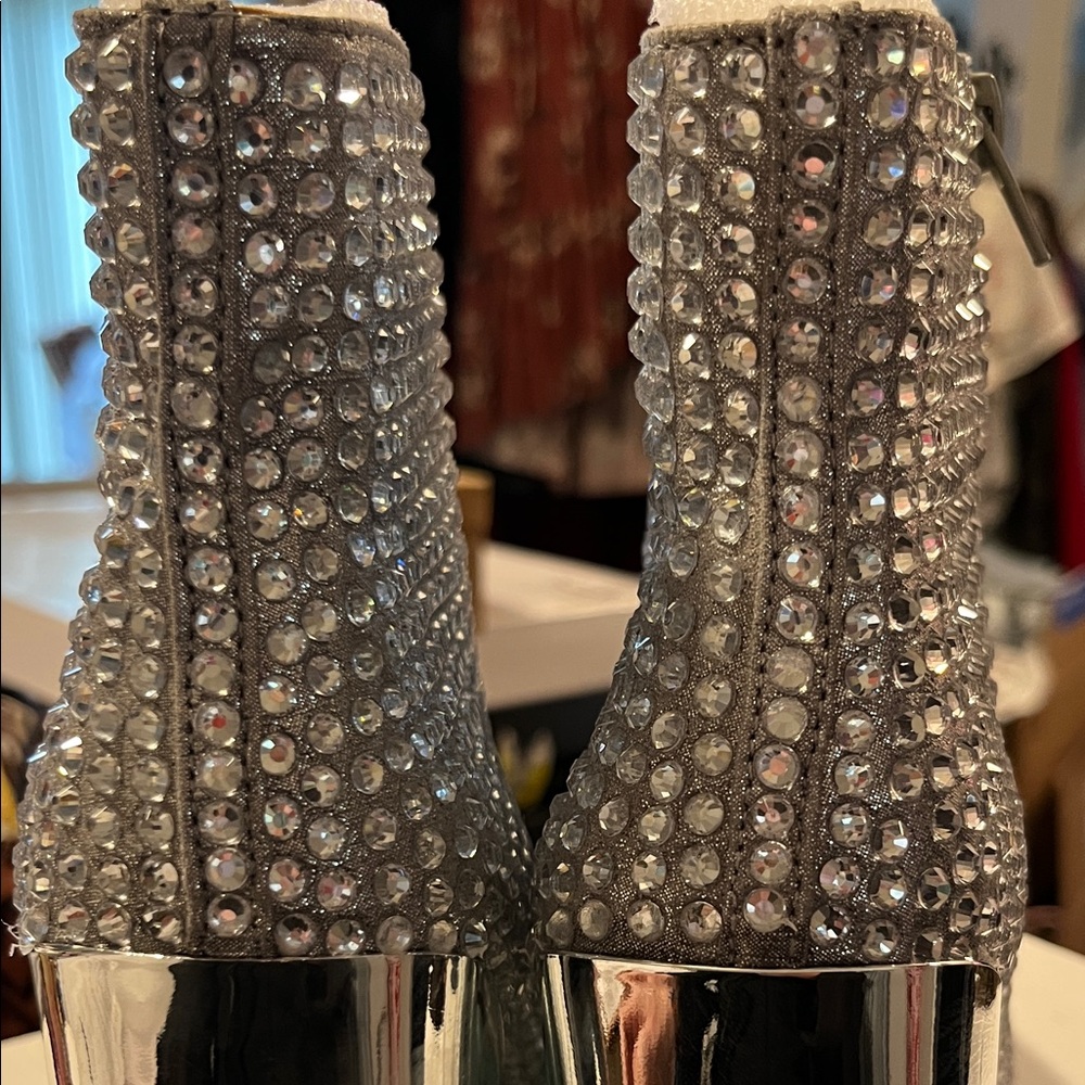 New Betsey Johnson Glittering Silver Ankle Boots Colby size 8 - Picture 9 of 16